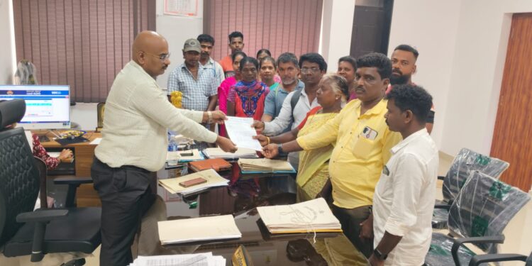 ಕೊರಗ ಸಂಘಗಳ ಒಕ್ಕೂಟದಿಂದ ಕಾರ್ಕಳ ತಾಲೂಕು ತಹಶೀಲ್ದಾರ್ ಗೆ ಮನವಿ..!!