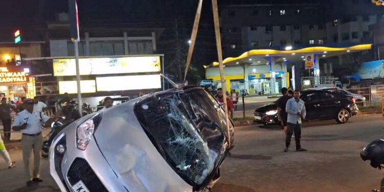 ಉಡುಪಿ:ಚಾಲಕನ ನಿಯಂತ್ರಣ ತಪ್ಪಿ ಸ್ವಿಫ್ಟ್ ಕಾರು ಪಲ್ಟಿಯಾಗಿ ಬೀಕರ ಅಪಘಾತ :ಹಿರಿಯ ನಾಗರಿಕರೊಬ್ಬರಿಗೆ ಗಂಭೀರ ಗಾಯ..!!