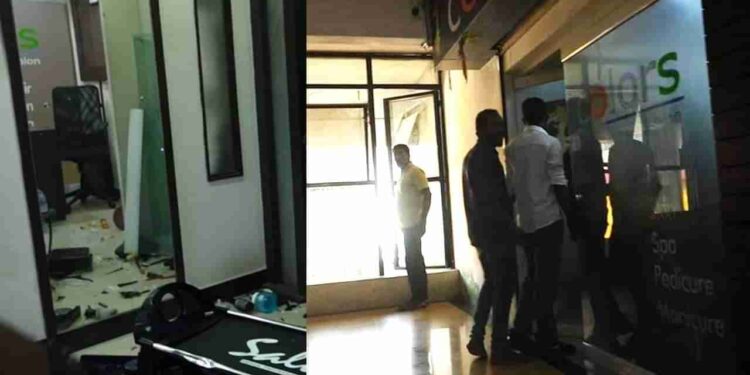 ಮಂಗಳೂರು : ಮಸಾಜ್ ಸೆಂಟರ್ ಮೇಲೆ ರಾಮಸೇನೆ ದಾಳಿ..!!