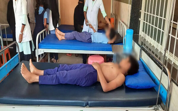 ಬೆಳ್ತಂಗಡಿ : ಕಕ್ಕಿಂಜೆ ಶಾಲೆಯ ಮಕ್ಕಳ ಮೇಲೆ ಏಕಾಏಕಿ ಹೆಜ್ಜೇನು ದಾಳಿ: 10ಕ್ಕೂ ಅಧಿಕ ಮಕ್ಕಳು ಅಸ್ವಸ್ಥರಾಗಿ ಆಸ್ಪತ್ರೆಗೆ ದಾಖಲು ..!!