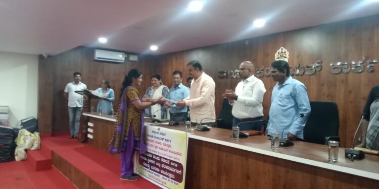 ಕಾರ್ಕಳ :ಗ್ರಾಮ ಪಂಚಾಯತ್ ವ್ಯಾಪ್ತಿಯ 26 ಫಲಾನುಭವಿಗಳಿಗೆ ಹಲವು ಸವಲತ್ತುಗಳ ವಿತರಣೆ..!!