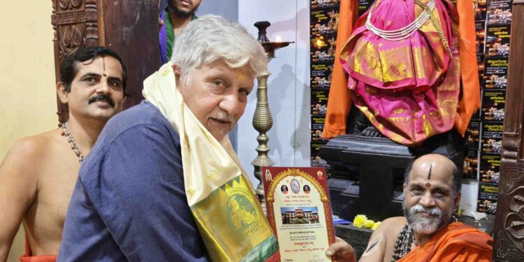 ಕೃಷ್ಣಮಠಕ್ಕೆ ಖ್ಯಾತ ನಿರ್ದೇಶಕ ಶ್ರೀ ಎಸ್ ವಿ ರಾಜೇಂದ್ರಸಿಂಗ್ ಬಾಬು ಭೇಟಿ..!!