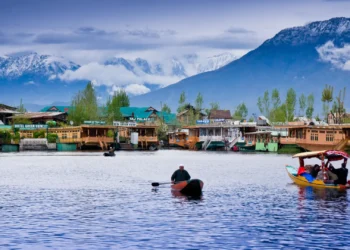 ಜಮ್ಮು ಕಾಶ್ಮೀರದ ಕೆಲವು ಪ್ರವಾಸಿ ತಾಣಗಳನ್ನು ತಾತ್ಕಾಲಿಕ ಮುಚ್ಚಲು ನಿರ್ಧರಿಸಿದ  ಸರ್ಕಾರ ..!!