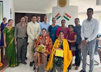 ಮಂಗಳೂರು : ದ್ವಿತೀಯ ಪಿಯುಸಿ ಪರೀಕ್ಷೆಯಲ್ಲಿ ರಾಜ್ಯಮಟ್ಟದಲ್ಲಿ ಪ್ರಥಮ ಸ್ಥಾನ ಪಡೆದ ವಿದ್ಯಾರ್ಥಿಗಳಿಗೆ ಜಿಲ್ಲಾಧಿಕಾರಿ ಯವರಿಂದ ಸನ್ಮಾನ..!!