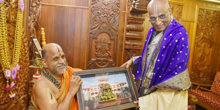 ಶ್ರೀ ಕೃಷ್ಣ ಮಠಕ್ಕೆ ಬಾಳೆಕುದ್ರು ಮಠದ  ಶ್ರೀ ವಾಸುದೇವ ಸದಾಶಿವ ಶ್ರೀಪಾದರು ಭೇಟಿ..!!