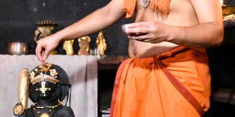 ಉಡುಪಿ :ಶ್ರೀ ಕೃಷ್ಣನಿಗೆ ಸುವರ್ಣಾಭಿಷೇಕ..!!