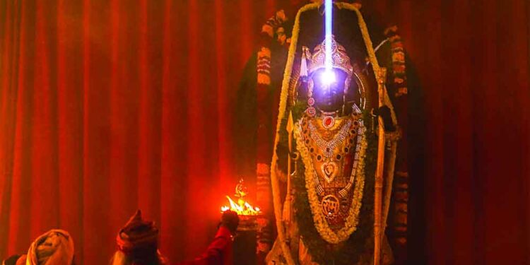 ಅಯೋಧ್ಯೆಯಲ್ಲಿ ರಾಮನವಮಿ ಸಂಭ್ರಮಾಚಾರಣೆ : ಬಾಲರಾಮನ ಹಣೆ ಸ್ಪರ್ಶಸಿ ತಿಲಕವಿಟ್ಟ ಸೂರ್ಯರಶ್ಮಿ..!!