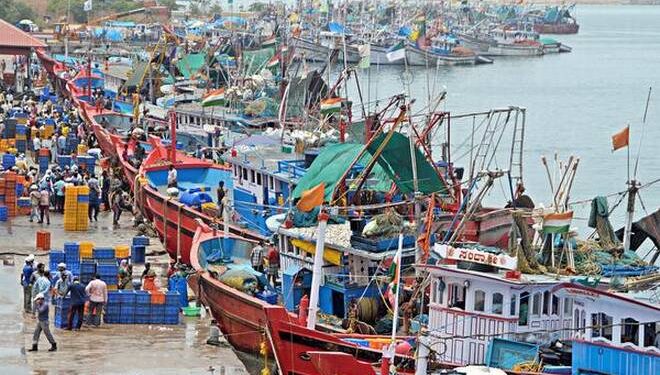 ಉಡುಪಿ : ಜೂನ್ 01 ರಿಂದ ಜುಲೈ 31 ರ ವರೆಗೆ ಯಾಂತ್ರೀಕೃತ ಮೀನುಗಾರಿಕೆ ನಿಷೇಧ..!!