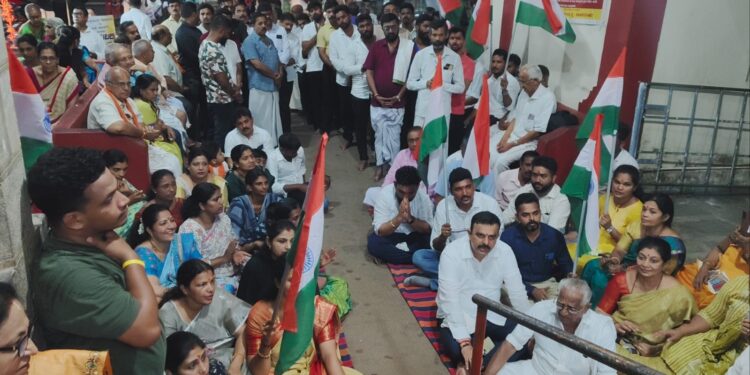 ಆಪರೇಷನ್ ಸಿಂದೂರ ಬೆಂಬಲಿಸಿ ವೀರಮಾರುತಿ ದೇವಸ್ಥಾನದಲ್ಲಿ ಮಹಾ ಮಂಗಳಾರತಿ..!!