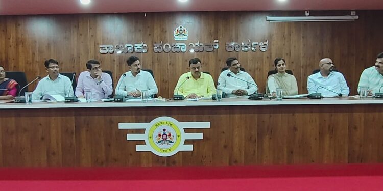 ಮಳೆಗಾಲದ ಪ್ರಾಕೃತಿಕ ವಿಕೋಪ ನಿರ್ವಹಣೆ ಕುರಿತು ಅಧಿಕಾರಿಗಳೊಂದಿಗೆ ಶಾಸಕರ ಸಭೆ: ಮಕ್ಕಳ ಸುರಕ್ಷತೆಗೆ ಹೆಚ್ಚಿನ ಆದ್ಯತೆ ನೀಡಿ: ಅಧಿಕಾರಿಗಳಿಗೆ ಶಾಸಕ ಸುನಿಲ್ ಕುಮಾರ್ ಸೂಚನೆ..!!