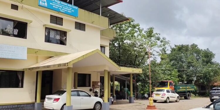 ಕಾರ್ಕಳ:ಮೆಸ್ಕಾಂ ಅಧಿಕಾರಿ ಮನೆ, ಕಚೇರಿ ಮೇಲೆ ಲೋಕಾಯುಕ್ತ ದಾಳಿ..!!