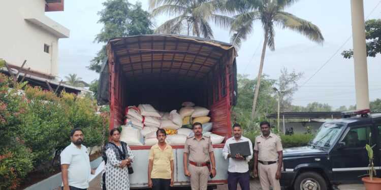 ಸರಕಾರದ ಉಚಿತ ಅನ್ನ ಬಾಗ್ಯದ ಅಕ್ಕಿ ಅಕ್ರಮ ದಾಸ್ತಾನು ಆರೋಪ: ದಿನಸಿ ಅಂಗಡಿ ಮಾಲಕನ ಬಂಧನ..!