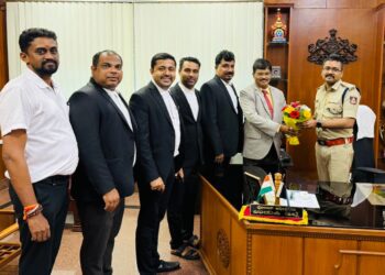ನೂತನ ಪೊಲೀಸ್ ವರಿಷ್ಠಾಧಿಕಾರಿ ಹರಿರಾಮ್ ಶಂಕರ್ ಅವರನ್ನು ಭೇಟಿಯಾಗಿ ಅಭಿನಂದನೆ ಸಲ್ಲಿಸಿದ ಉಡುಪಿ ವಕೀಲರ ಸಂಘದ ನಿಯೋಗ..!!