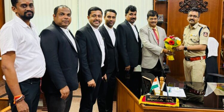 ನೂತನ ಪೊಲೀಸ್ ವರಿಷ್ಠಾಧಿಕಾರಿ ಹರಿರಾಮ್ ಶಂಕರ್ ಅವರನ್ನು ಭೇಟಿಯಾಗಿ ಅಭಿನಂದನೆ ಸಲ್ಲಿಸಿದ ಉಡುಪಿ ವಕೀಲರ ಸಂಘದ ನಿಯೋಗ..!!
