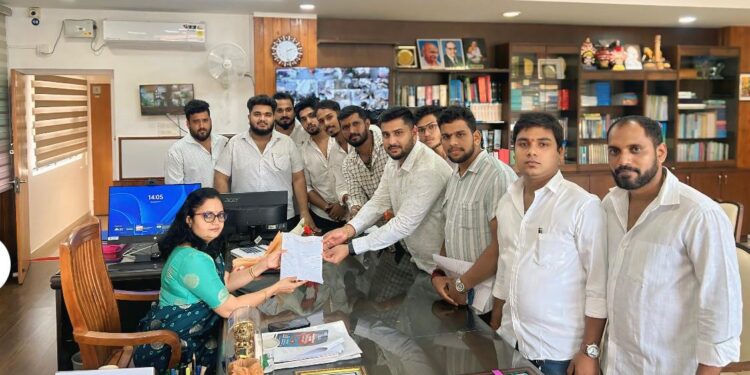 ನರ್ಮ್ ಬಸ್ ಗಳ ಸಮಸ್ಯೆ ಪರಿಹರಿಸಲು ಬಿಜೆಪಿ ಉಡುಪಿ ನಗರ ಯುವ ಮೋರ್ಚಾದಿಂದ ಜಿಲ್ಲಾಧಿಕಾರಿಗಳಿಗೆ ಮನವಿ..!!