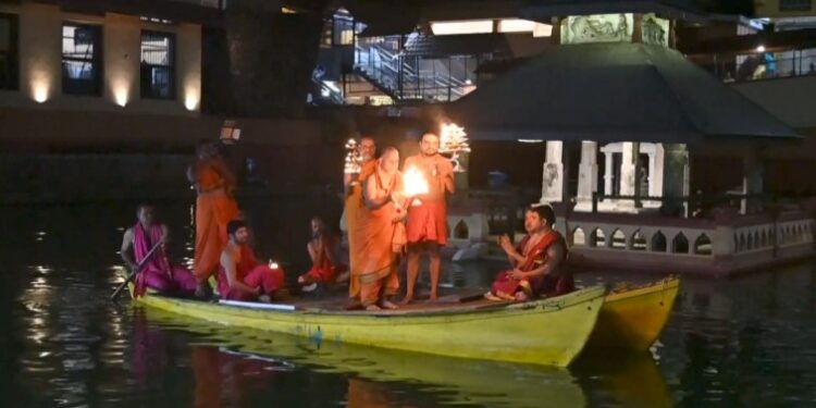 ಉಡುಪಿಯ ಶ್ರೀ ಕೃಷ್ಣ ಮಠದಲ್ಲಿ ವೈಭವದ ಗಂಗಾರತಿ..!!