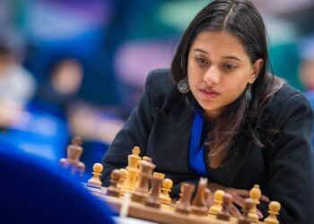 ಮಹಿಳಾ ಚೆಸ್ ವಿಶ್ವಕಪ್ ಗೆದ್ದ 19 ವರ್ಷದ ದಿವ್ಯಾ ದೇಶಮುಖ್..!!