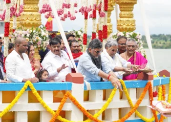 ತುಂಬಿದ ಕಬಿನಿ ಜಲಾಶಯ ಬಾಗಿನ ಸಮರ್ಪಿಸಿದ ಮುಖ್ಯಮಂತ್ರಿ ಸಿದ್ದರಾಮಯ್ಯ..!!