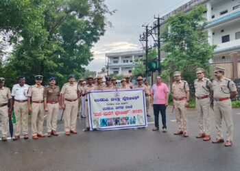 ಮನೆಮನೆಗೆ ಪೊಲೀಸ್‌” ಅಭಿಯಾನ ಕಾರ್ಯಕ್ರಮಕ್ಕೆ ನ್ಯಾಯಾಧೀಶರಾದ ಶ್ರೀ ಕಿರಣ್‌ ಎಸ್‌. ಗಂಗಣ್ಣನವರ್‌ ಚಾಲನೆ..!!