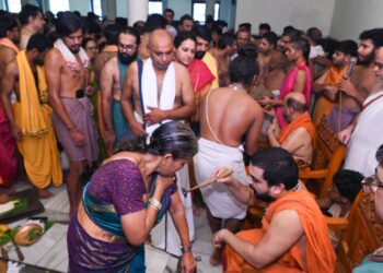 ಶ್ರೀಕೃಷ್ಣ ಮಠದಲ್ಲಿ ಸಾವಿರಾರು ಭಕ್ತರಿಗೆ ಮುದ್ರಾಧಾರಣೆ..!!