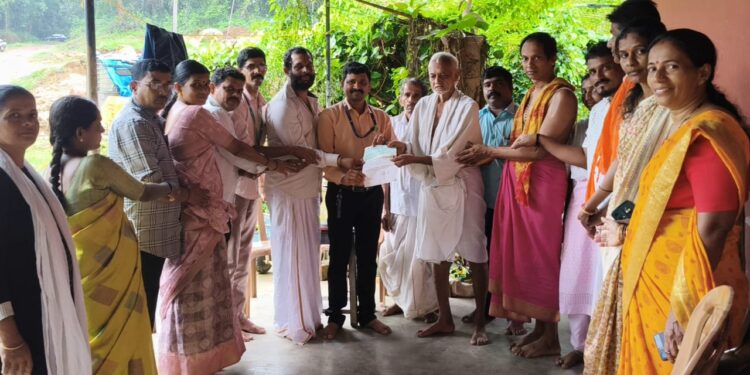 ಗೋಪಾಲಕೃಷ್ಣ ಸನ್ನಿಧಿ ಕಲ್ಲಮಠ, ಪುತ್ತಿಗೆ ಜೀರ್ಣೋದ್ಧಾರಕ್ಕೆ ಶ್ರೀ ಕ್ಷೇತ್ರ ಧರ್ಮಸ್ಥಳ ಧರ್ಮೋತ್ಥಾನ ಟ್ರಸ್ಟ್”ವತಿಯಿಂದ 5 ಲಕ್ಷ ರೂಪಾಯಿ ದೇಣಿಗೆ..!