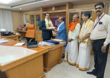 ಕರ್ನಾಟಕ ಬ್ಯಾಂಕಿನ ನೂತನ ಎಂ. ಡಿ. ಶ್ರೀ ರಾಘವೇಂದ್ರ ಭಟ್ ರವರಿಗೆ ಪರ್ಯಾಯ ಶ್ರೀ ಪುತ್ತಿಗೆ ಮಠ ಶ್ರೀ ಕೃಷ್ಣ ಮಠದ ವತಿಯಿಂದ ಗೌರವ..!!