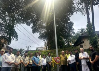 ಕುಂಜಿಬೆಟ್ಟು ವಾರ್ಡ್ ಸುಧೀಂದ್ರ ತೀರ್ಥ ಮಂಟಪ ರಸ್ತೆಯಲ್ಲಿ ಮಿನಿ ಮಾಸ್ಟ್ ದೀಪ ಉದ್ಘಾಟನೆ..!!