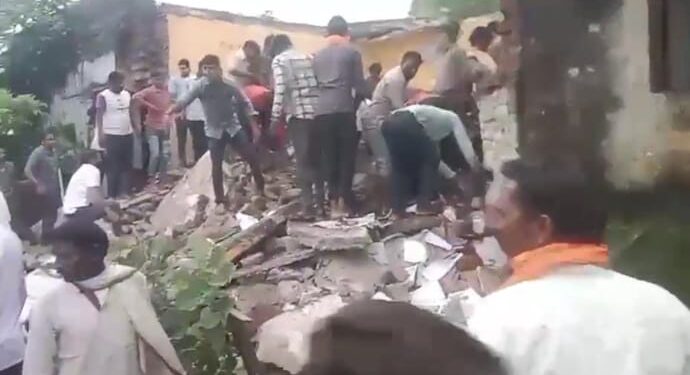 ರಾಜಸ್ಥಾನ :ಶಾಲಾ ಕಟ್ಟಡವೊಂದರ ಮೇಲ್ಛಾವಣಿ ಕುಸಿತ :ನಾಲ್ವರು ಮಕ್ಕಳ ದುರ್ಮರಣ ಹಲವರಿಗೆ ಗಾಯ