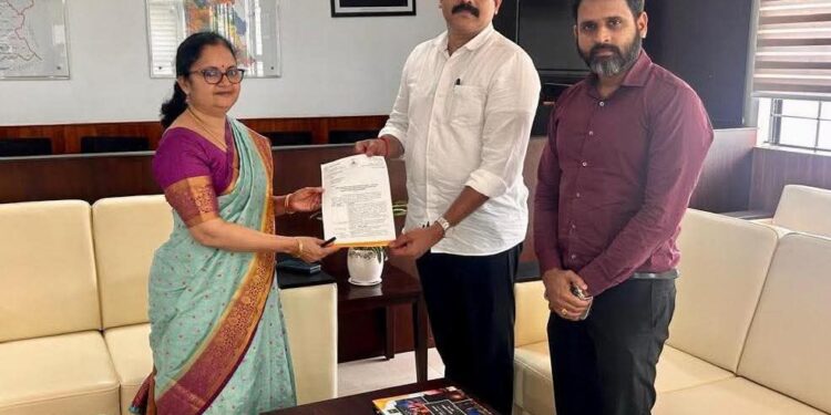 ಭೂ ವಿನ್ಯಾಸ ನಕ್ಷೆ , ನಮೂನೆ 9 / 11ಎ, ಕಟ್ಟಡ ಪರವಾನಿಗೆ, ಸ್ವಾಧೀನ ಪ್ರಮಾಣ ಪತ್ರ ವಿತರಣೆ ಸಮಸ್ಯೆಗಳ ಪರಿಹಾರಕ್ಕಾಗಿ ಜಿಲ್ಲಾಡಳಿತ ಕ್ಕೆ ಮನವಿ..!!