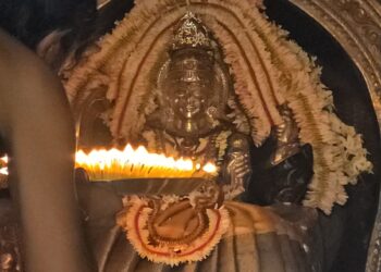 ಉಡುಪಿ ದೊಡ್ಡಣಗುಡ್ಡೆ ಶ್ರೀ ಚಕ್ರ ಪೀಠ ಸುರಪೂಜಿತೆಯ ಸನ್ನಿಧಾನದಲ್ಲಿ ಸೋಣೆ ತಿಂಗಳ ವಿಶೇಷ ಸೇವೆಯಾದ ಸೋಣಾರತಿ ಸೇವೆ ಇಂದಿನಿಂದ ಆರಂಭ..!!