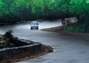 ಭಾರಿ ಮಳೆ ಹಿನ್ನೆಲೆಯಲ್ಲಿ ಶಿರಾಡಿ ಘಾಟ್​ನ​ ಹಲವೆಡೆ ಕುಸಿಯುತ್ತಿರುವ ಗುಡ್ಡ :ಆತಂಕದಲ್ಲಿ ವಾಹನ ಸವಾರರು,.!!