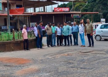 ಸಾಣೂರು ಬೈಪಾಸ್ ರಸ್ತೆಯ ಅಪಾಯಕಾರಿ ಗುಂಡಿ ಮರುಡಾಮರೀಕರಣಕ್ಕೆ ಒತ್ತಾಯ:  ರಸ್ತೆಯ ಮರುಡಾಮರೀಕರಣ ಮಾಡಿ ಕೊಡುವುದಾಗಿ ಭರವಸೆ..!!