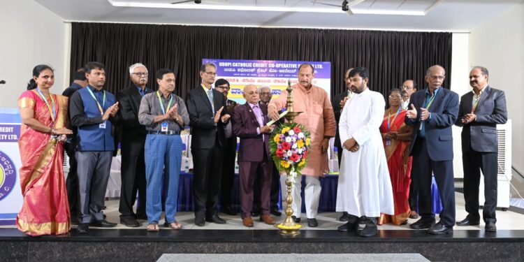 ಜನರಲ್ಲಿ ಆರ್ಥಿಕ ಸಂಪನ್ಮೂಲ ವೃದ್ಧಿಸುವುದು ಸಹಕಾರಿ ಕ್ಷೇತ್ರದ ಮುಖ್ಯ ಉದ್ದೇಶ – ಐವನ್ ಡಿಸೋಜ..!