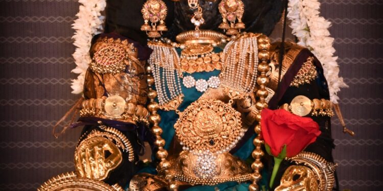 ಉಡುಪಿ ಶ್ರೀ ಕೃಷ್ಣನಿಗೆ ನವರಾತ್ರಿಯ ವಿಶೇಷ ಅಲಂಕಾರ ರುಗ್ಮಿಣೀ – ಶ್ರೀ ಕೃಷ್ಣ..!!