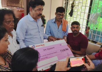 ಕೃಷ್ಣಾಷ್ಟಮಿಯ ಸಂದರ್ಭದಲ್ಲಿ ಸುಷ್ಮಾ ಬಂಟ್ವಾಳ ಅವರು ವೇಷ ಧರಿಸಿ ಸಂಗ್ರಹಿಸಿದ 2,50,764 ರೂಪಾಯಿ ವಿಜಯಲಕ್ಷ್ಮಿ ಸಿ ಬಂಗೇರ ಕುಟುಂಬಕ್ಕೆ ಹಸ್ತಾಂತರ..!!