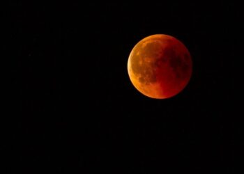 ಇಂದು ದೇಶಾದ್ಯಂತ ‘ಖಗ್ರಾಸ ಚಂದ್ರ ಗ್ರಹಣ’..!!