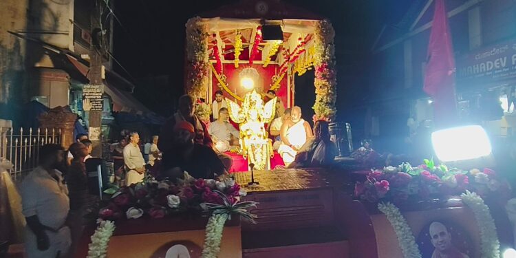 ಮಂಜೇಶ್ವರ ಶ್ರೀಮದ್ ಅನಂತೇಶ್ವರ ದೇವಸ್ಥಾನದ ಸ್ವರ್ಣ ಗರುಡ ವಾಹನಕ್ಕೆ ಕಾರ್ಕಳ ವೆಂಕಟರಮಣ ದೇವಸ್ಥಾನದಲ್ಲಿ ವಿಶೇಷ ಪೂಜೆ..!! 