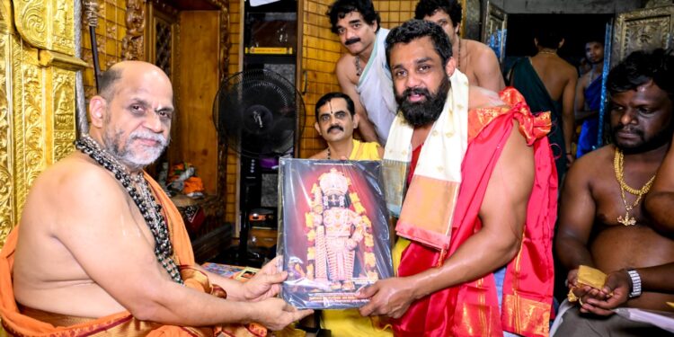 ಉಡುಪಿ :ಕನ್ನಡ ಚಿತ್ರನಟ  ಧ್ರುವ ಸರ್ಜಾ ಶ್ರೀ ಕೃಷ್ಣ ಮಠಕ್ಕೆ ಭೇಟಿ..!!