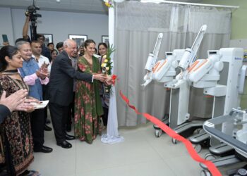 ಕಸ್ತೂರ್ಬಾ ಆಸ್ಪತ್ರೆ ಮಣಿಪಾಲದಲ್ಲಿ ಅತ್ಯಾಧುನಿಕ ರೊಬೊಟಿಕ್ ಸರ್ಜರಿ ಸೌಲಭ್ಯದ ಉದ್ಘಾಟನೆ , ಒಲಿಂಪಿಕ್ ಚಾಂಪಿಯನ್ ಸೈನಾ ನೆಹ್ವಾಲ್ ರಿಂದ ಅನಾವರಣ..!!