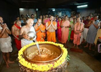 ಶ್ರೀ ಕೃಷ್ಣ ಮಠದಲ್ಲಿ ದೀಪಾವಳಿ ಹಬ್ಬದ ಅಂಗವಾಗಿ ಗಂಗಾ ಭಾಗೀರಥಿ ಪೂಜೆ ಮೂಲಕ ಜಲಪೂರಣ ವಿಧಿ..!!