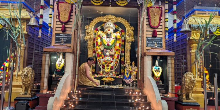 ಪೂಜ್ಯ ಪುತ್ತಿಗೆ ಶ್ರೀಪಾದರು ವಿದೇಶ ಗಳಲ್ಲಿ ಸ್ಥಾಪಿಸಿದ ಮಂದಿರಗಳಲ್ಲಿ ದೀಪಾವಳಿ ಸಡಗರ..,!