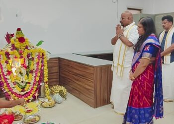 ಕಾರ್ಕಳ, ತಾಲೂಕು ಕಚೇರಿಯಲ್ಲಿ ವಿಜೃಂಭಣೆಯ ಲಕ್ಷ್ಮೀ ಪೂಜೆ ಮತ್ತು ಆಯುಧ ಪೂಜೆ..!!