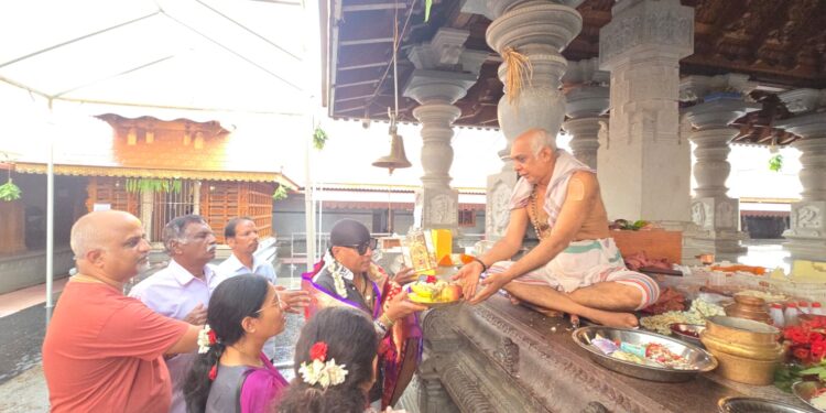 ಉಚ್ಚಿಲ ಶ್ರೀ ಮಹಾಲಕ್ಷ್ಮೀ ದೇವಳಕ್ಕೆ ಖ್ಯಾತ ಡ್ರಮ್ಸ್ ವಾದಕ, ಪದ್ಮಶ್ರೀ ಪುರಸ್ಕೃತ ಶ್ರೀ ಶಿವಮಣಿ ಭೇಟಿ..!!