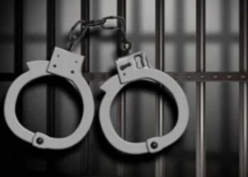 ರಸ್ತೆ ಬದಿ ನಿಲ್ಲಿದ್ದ ಕಾರನ್ನು ಸುಟ್ಟು ಹಾಕಿದ ದುಷ್ಕರ್ಮಿಗಳು: ಪ್ರಕರಣ ದಾಖಲು..!!