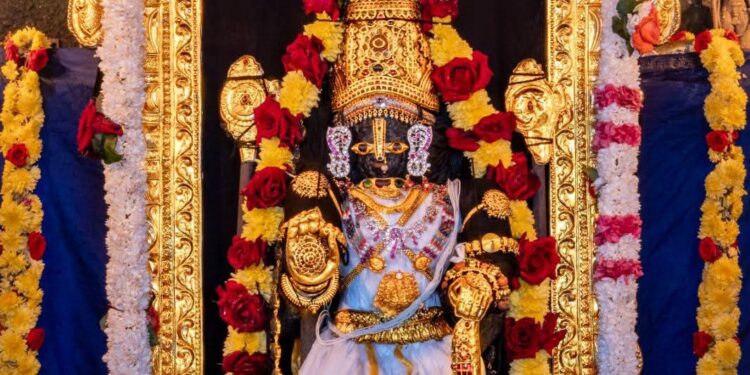 ಉಡುಪಿ : ಪ್ರಧಾನಿ ಮೋದಿ ಭೇಟಿ ಹಿನ್ನೆಲೆ ನ.28 ರಂದು ಬೆಳಿಗ್ಗೆ 8:00 ರಿಂದ 5 ಗಂಟೆಯವರೆಗೆ ಶ್ರೀ ಕೃಷ್ಣ ಮಠಕ್ಕೆ  ಭಕ್ತಾದಿಗಳಿಗೆ ಪ್ರವೇಶ ನಿರ್ಬಂಧ..!!