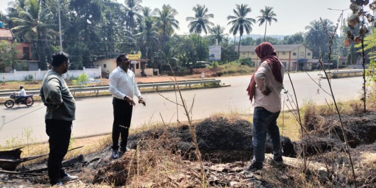 ರಾ.ಹೆ 169 : ರಸ್ತೆ ಬದಿ ಕಸ ಹೊತ್ತಿಸಲು ಹಾಕಿದ ಬೆಂಕಿ ತಗುಲಿ ಪಂಚಾಯತ್ ಕುಡಿಯುವ ನೀರಿನ ಪೈಪ್ ಲೈನ್ ಗೆ ಹಾನಿ..!