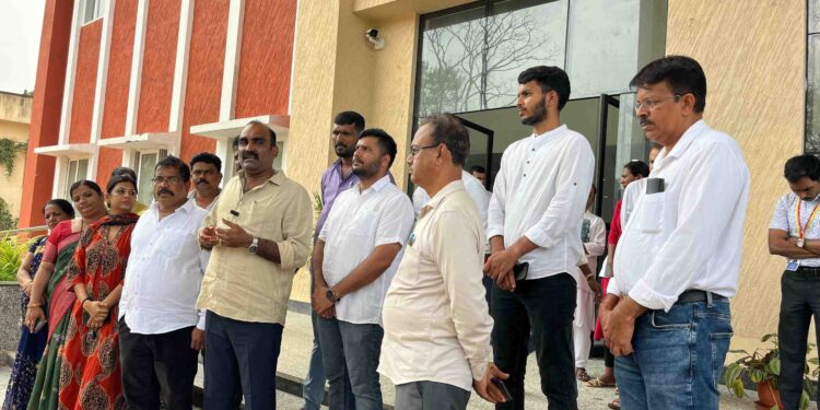 ಉಡುಪಿ ನೂತನ ಜಿಲ್ಲಾಸ್ಪತ್ರೆ ಕಾಮಗಾರಿ ಜನವರಿ 15ರೊಳಗೆ ಪೂರ್ಣಗೊಳಿಸಿ : ರಾಜ್ಯ ಸರ್ಕಾರಕ್ಕೆ ಶಾಸಕ ಯಶ್ ಪಾಲ್ ಸುವರ್ಣ ಆಗ್ರಹ..!!