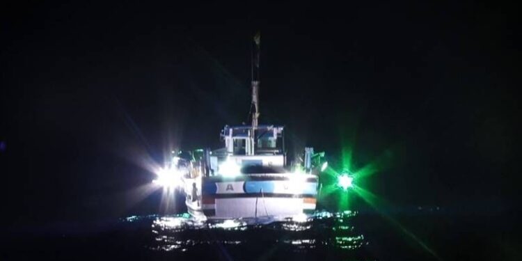 ಉಡುಪಿ : ಅವೈಜ್ಞಾನಿಕ ಲೈಟ್ ಫಿಶಿಂಗ್ ನಿಷೇದ..!! 