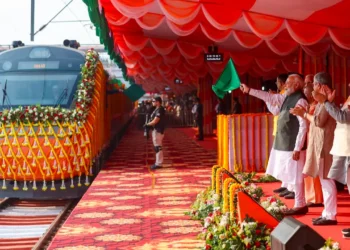 ಬೆಂಗಳೂರು- ಎರ್ನಾಕುಲಂ ಸೇರಿ 4 ‘ವಂದೇ ಭಾರತ್’ ರೈಲುಗಳಿಗೆ ಮೋದಿ ಚಾಲನೆ