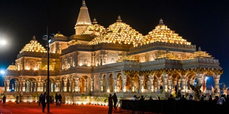 `ಶ್ರೀರಾಮ ಮಂದಿರ’ ನಿರ್ಮಾಣ ಪೂರ್ಣ ಗೊಂಡ ಪ್ರಯುಕ್ತ ಇಂದು ಅಯೋಧ್ಯೆಯಲ್ಲಿ `ಕೇಸರಿ’ ಧ್ವಜಾರೋಹಣ..!!